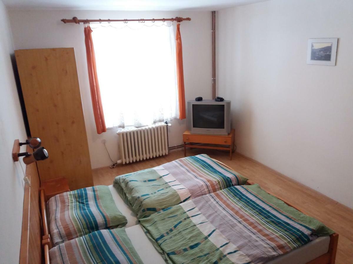 U Nas - Apartman Jelen Vapenna ภายนอก รูปภาพ