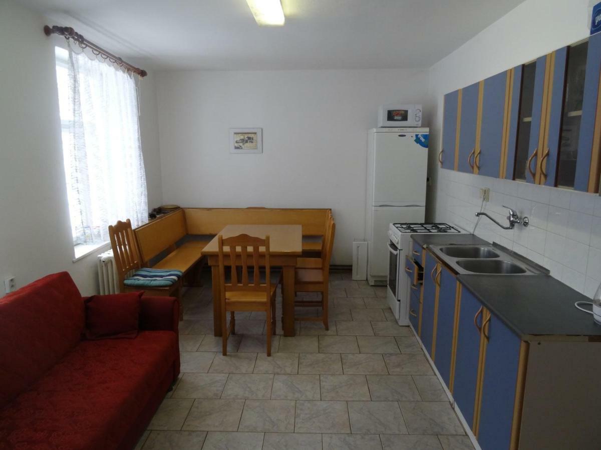 U Nas - Apartman Jelen Vapenna ภายนอก รูปภาพ